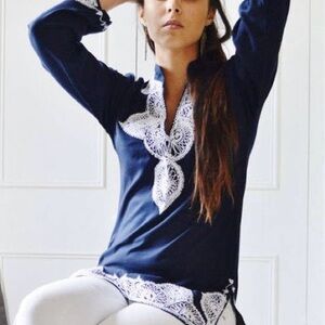 MICHAEL KORS Embroidered V Neck Long Sleeve Tunic Blouse Navy Blue White Small